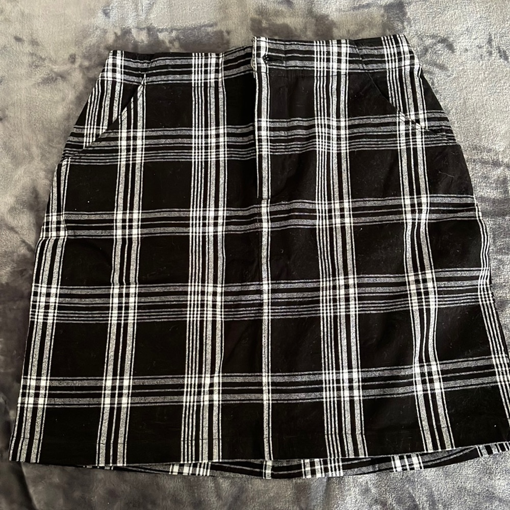 Cute black and white skirt